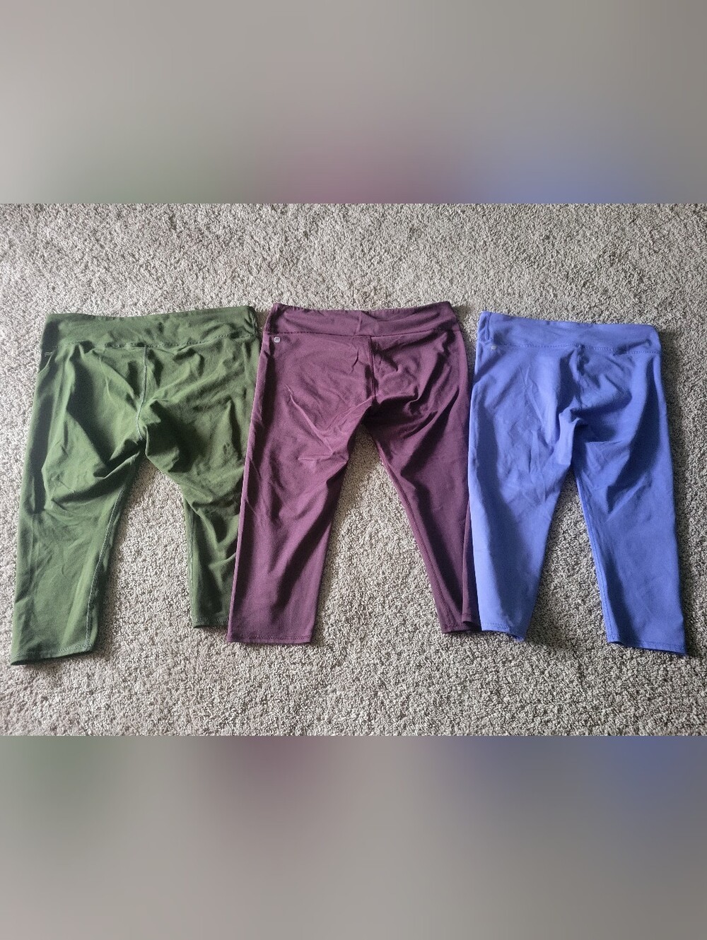 Fabletics Lot 3 Capri, 3 Shorts, 1 Sports Bra Womens XL - Picture 12 of 12